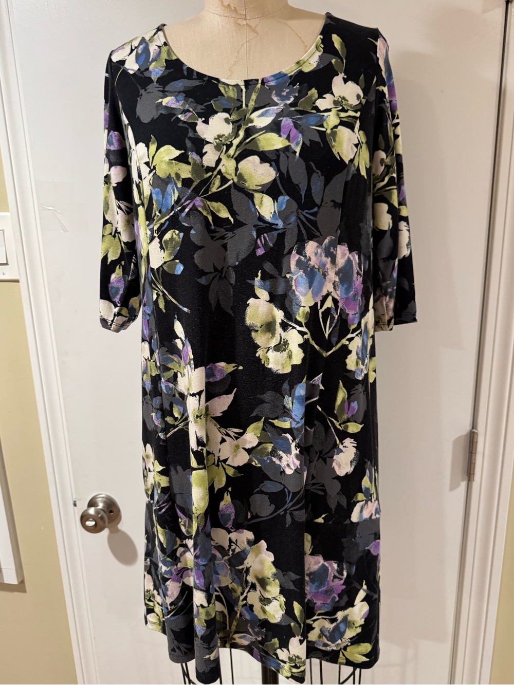 J.Jill Petite Black Floral Scoop Neck Dress size Small Petite
